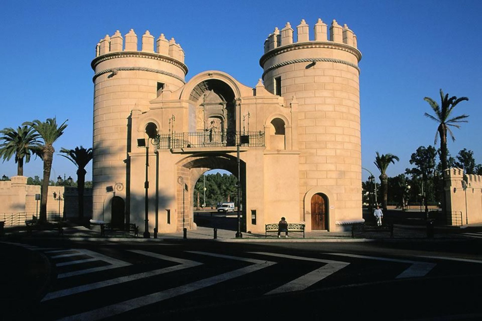 El Alcázar, monumento que data del siglo XV, domina la ciudad de Zafra, apodada «la pequeña Sevilla».
