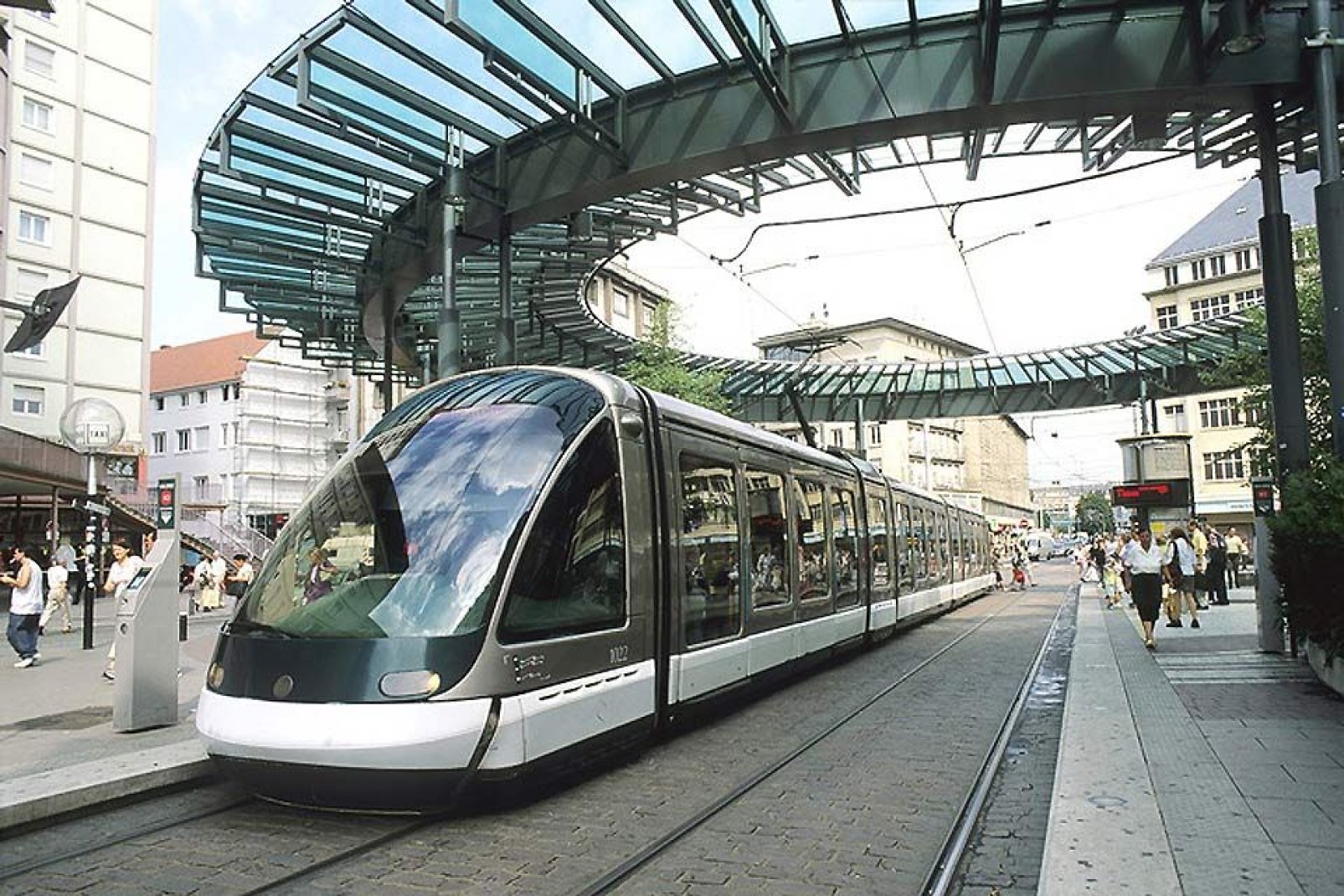 Il tram di Strasburgo ha contribuito molto alla rinascita di questo mezzo di trasporto pubblico negli anni '90. Le linee coprono in totale 55,8 chilometri.