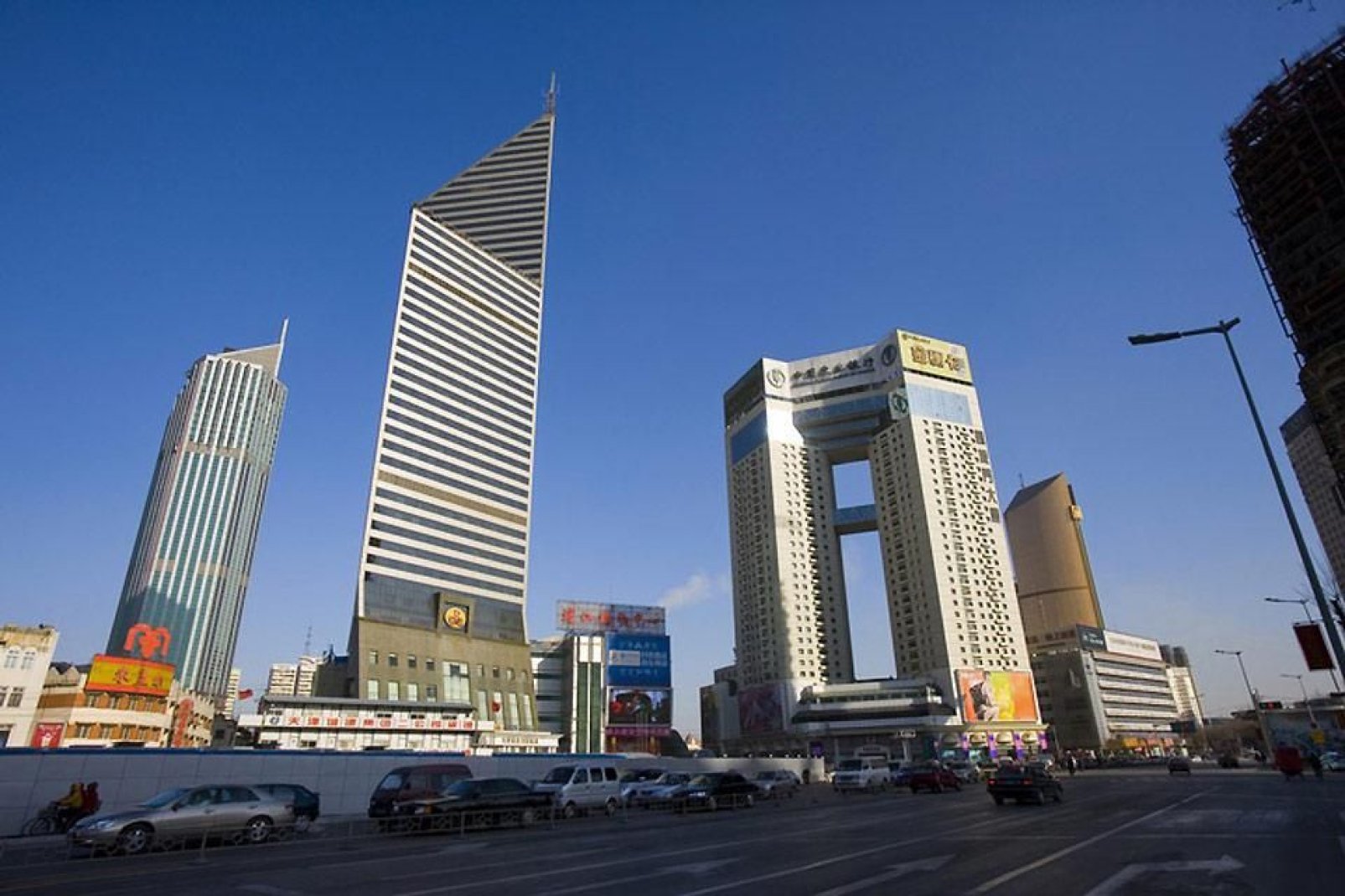 Importanti aziende internazionali si sono insediate a Tianjin.