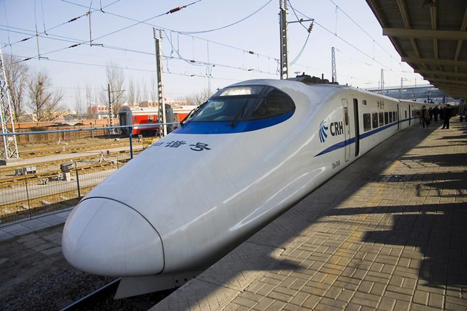 Der gut organisierte Zentralbahnhof von Tianjin ist  günstig gelegen und einer von drei Bahnhöfen, die die Stadt mit dem Rest des Landes perfekt verbinden.
