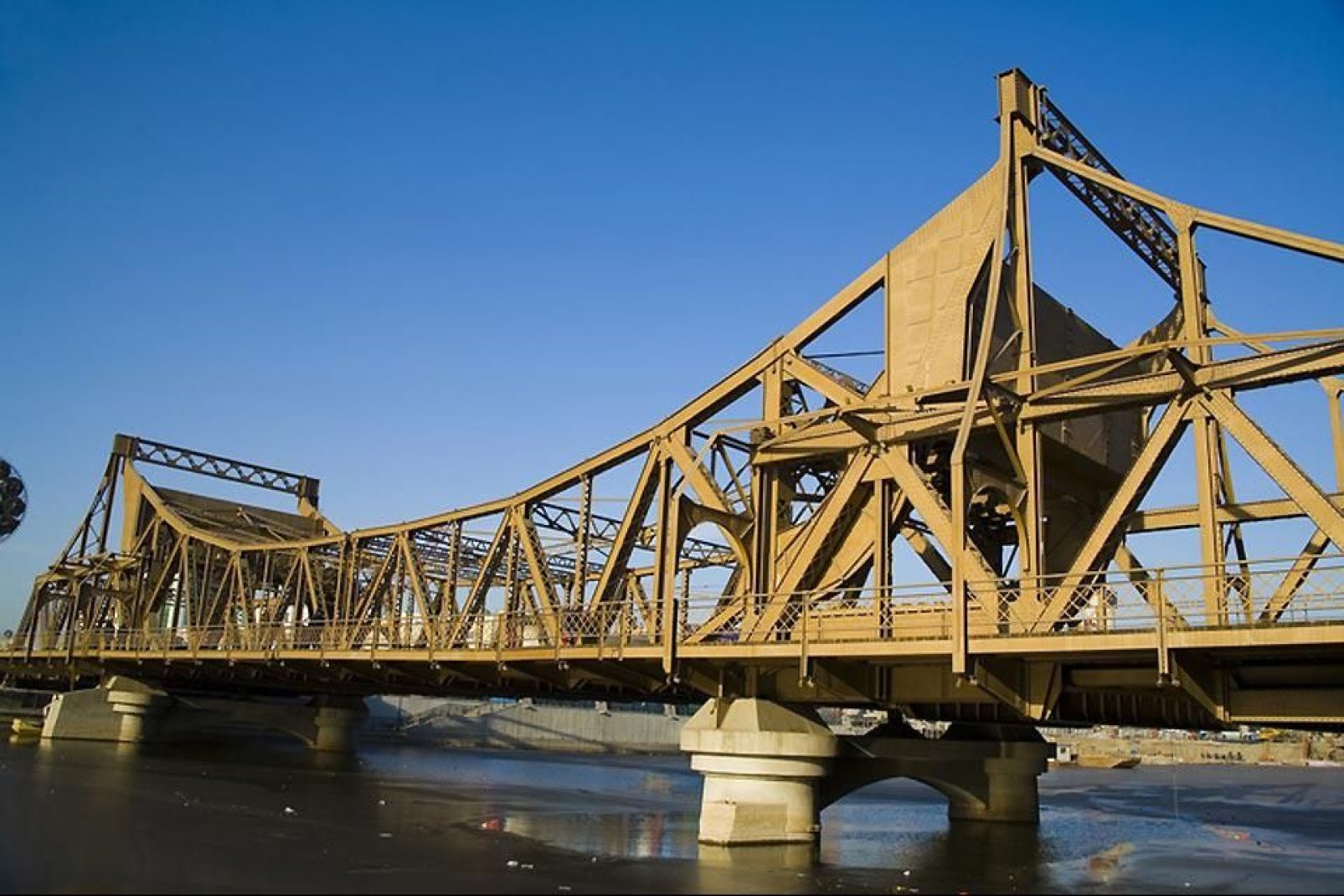 The largest drawbridge in Asia is located in Tianjin. It was inaugurated in 2009.