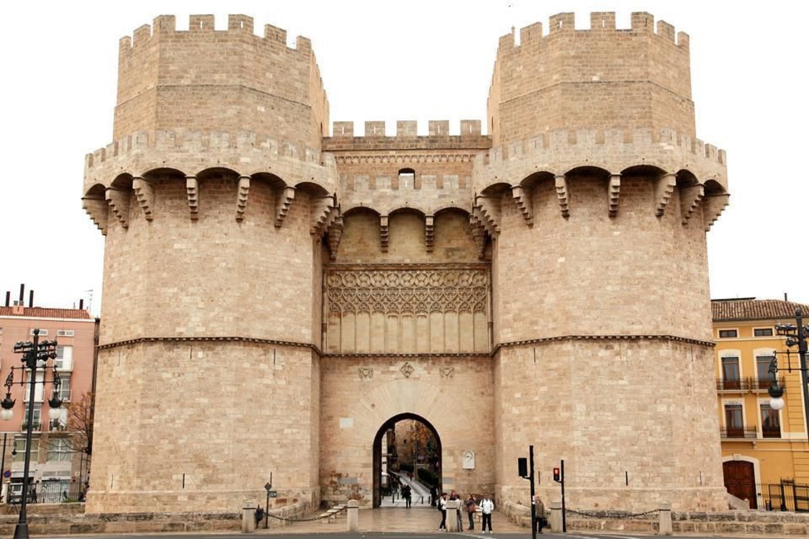 Eine der zwei erhaltenen Eingangspforten (mit der Torres de Serranos) der ursprünglichen Stadtmauer.