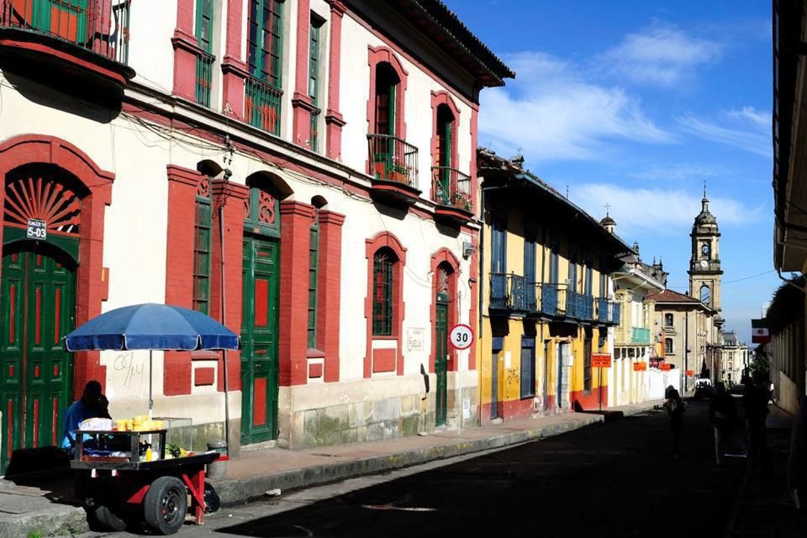 Das historische Kolonialviertel von Bogota ist wunderschön, hier kann man durch die gepflasterten Gassen flanieren.