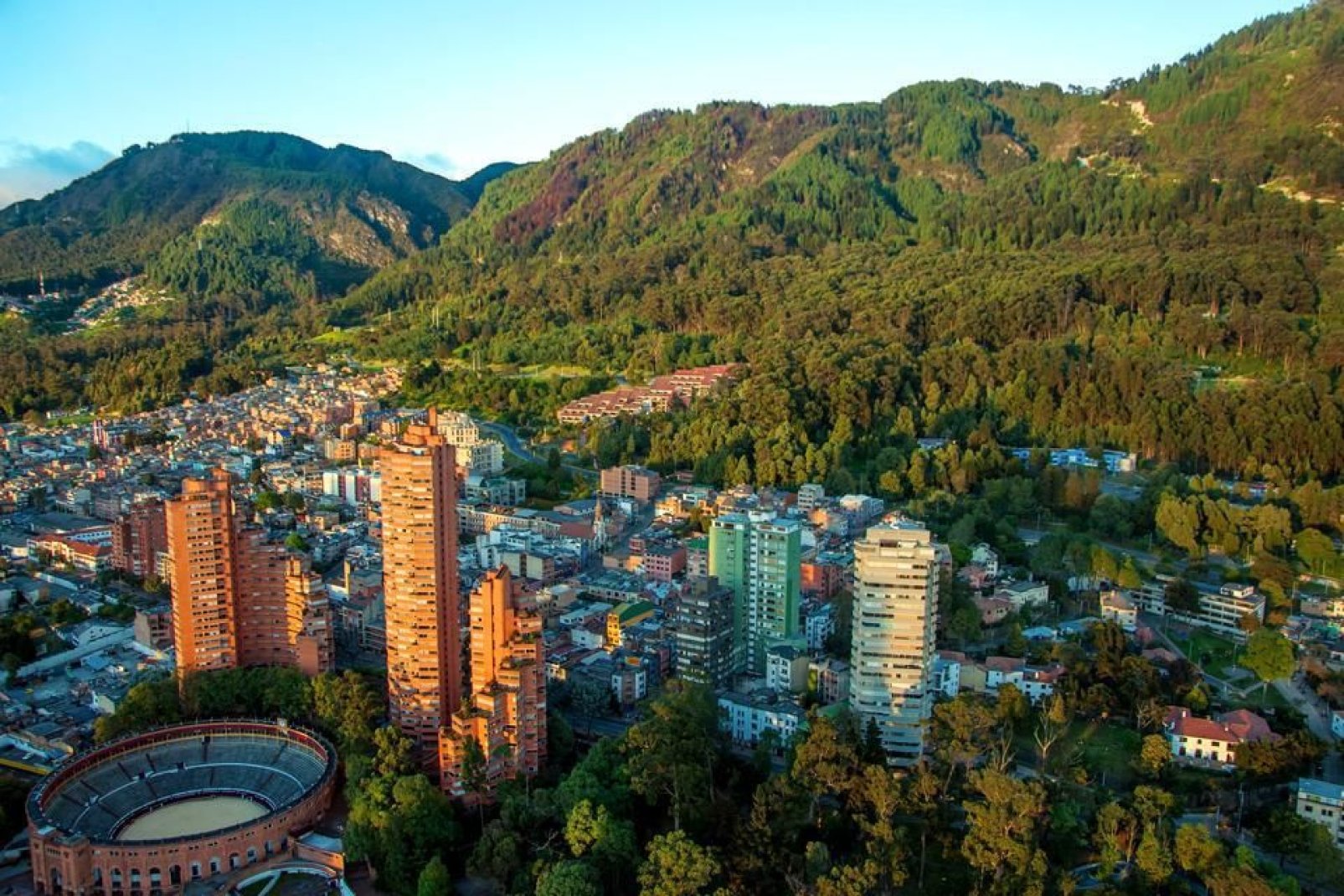 Bogota, aufgrund seiner zahlreichen Bibliotheken auch «das Athen von Südamerika» genannt, ist die dritthöchste Hauptstadt der Welt.