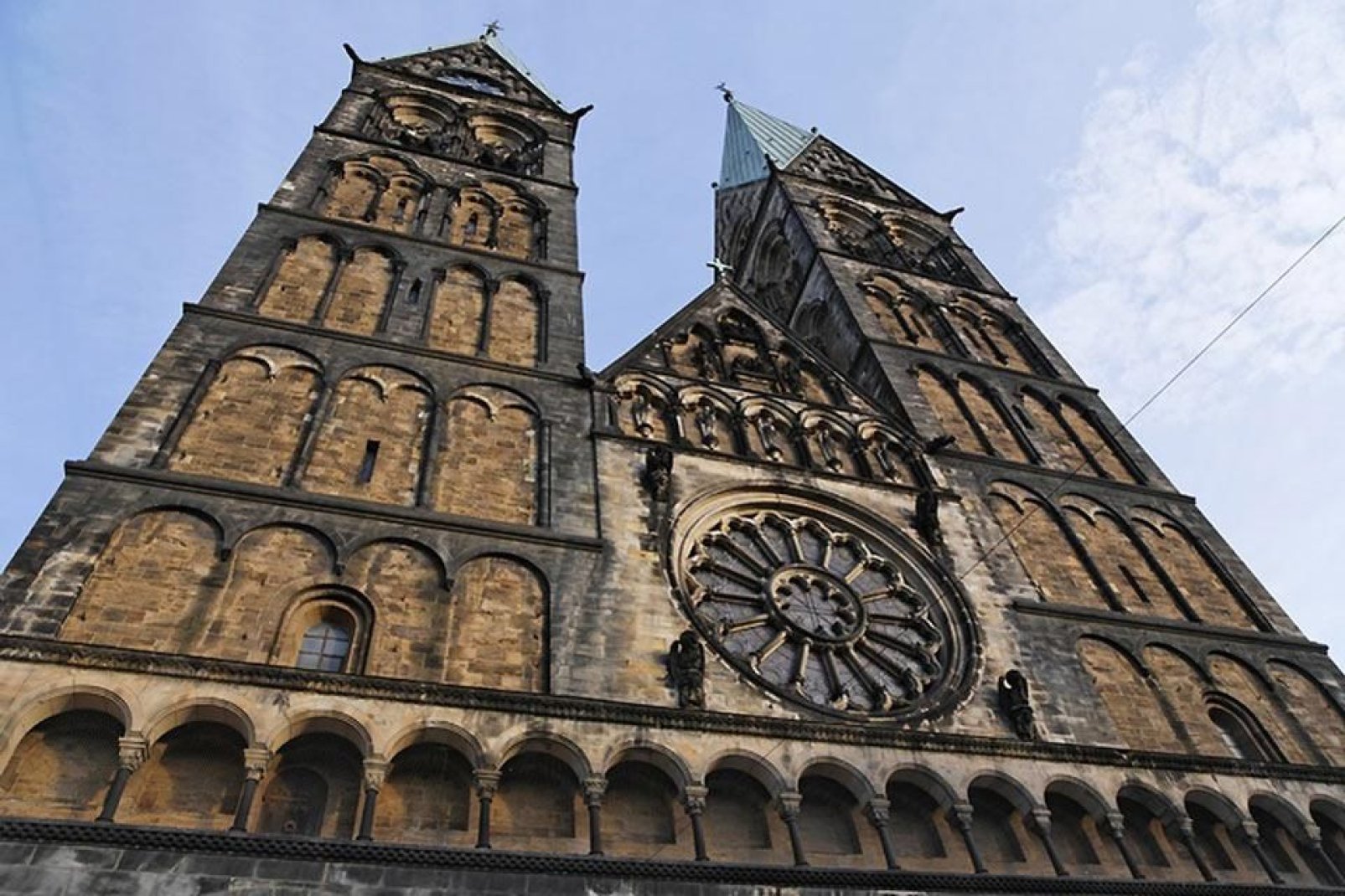 Im Bremer Dom können auch Besucher an Gottesdiensten und Konzerten teilnehmen