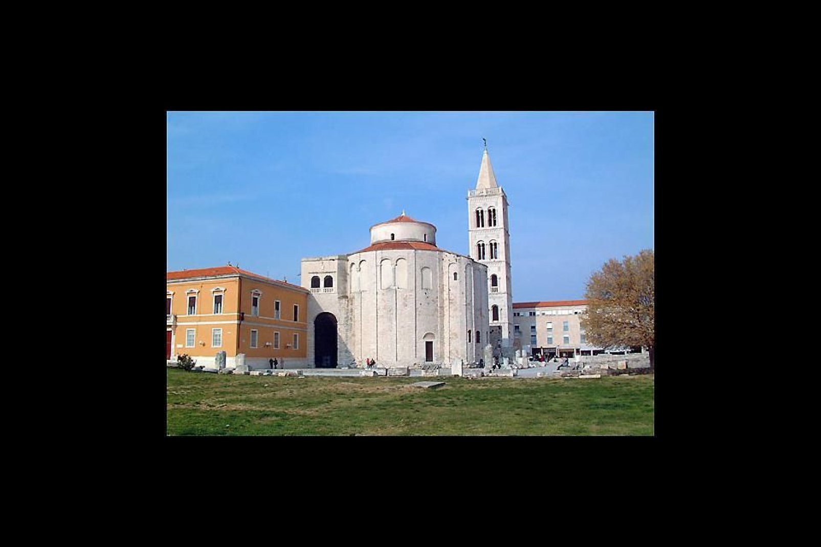In the old town of Zadar, you'll find historic buildings with their beautiful architecture, such as the 9th century Church of St. Donatus