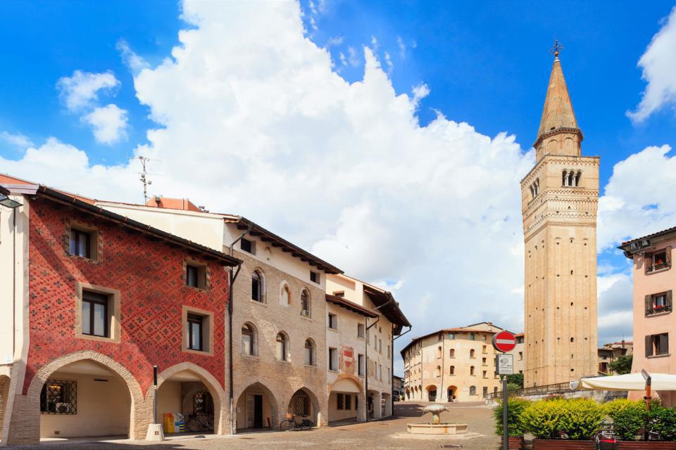 Travel to Pordenone, Italy - Pordenone Travel Guide - Easyvoyage