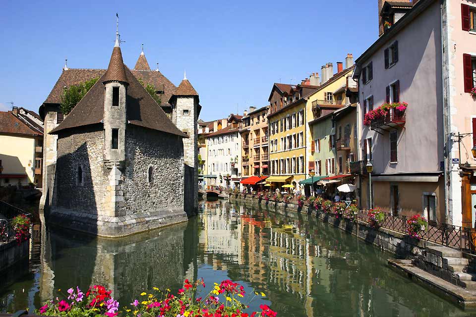 Travel to Annecy, France - Annecy Travel Guide - Easyvoyage