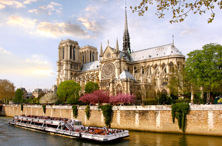 Quasimodo meets Esmeralda - Notre-Dame de Paris